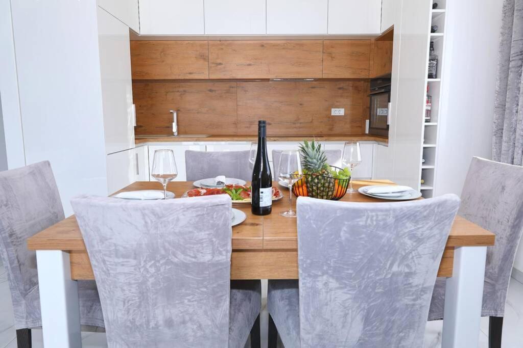 Apartman Chiara Galovac  Buitenkant foto