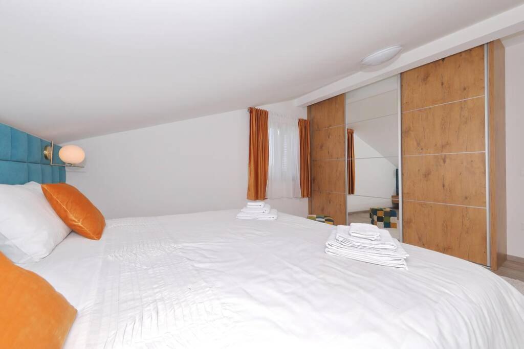 Apartman Chiara Galovac  Buitenkant foto